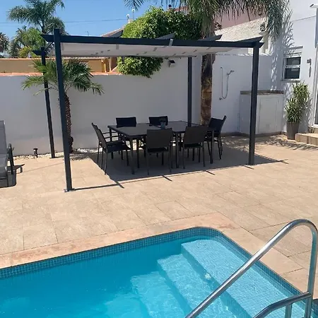 Villa Campoamor & Private Pool, Garden & Roof Terraces Distant Sea Views Orihuela