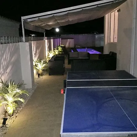 Campoamor & Private Pool, Garden & Roof Terraces Distant Sea Views *