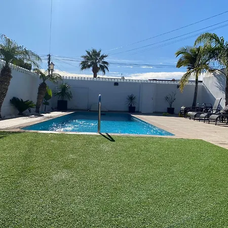 Вилла Campoamor & Private Pool, Garden & Roof Terraces Distant Sea Views
